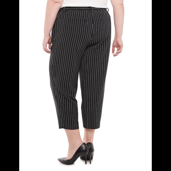 EVRI Pants & Jumpsuits Nwt Evri Belted Fashion Crop Capri Pants